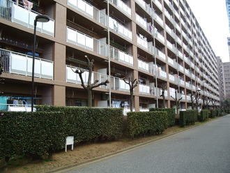 市川パークハウスＢ棟の外観
