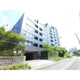 南青山テラス常盤松フォレストC棟の外観