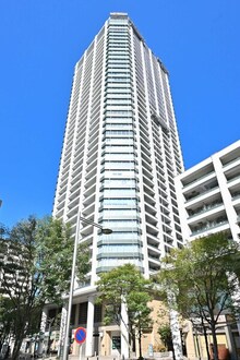 白金タワーの外観