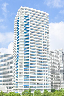 M.M.TOWERS　the　East