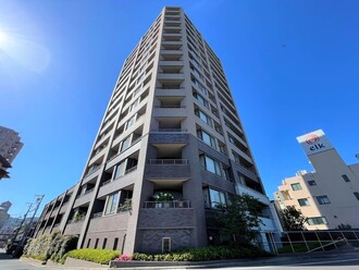 藤和観音ホームズリバーサイドスクエアの外観