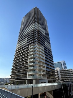 Ｂｒｉｌｌｉａ　Ｔｏｗｅｒ　ＫＡＷＡＳＡＫＩ