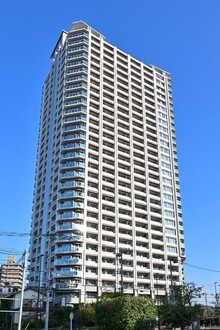 サウスゲートタワー川口の外観