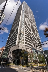 大阪ひびきの街　ザ・サンクタスタワーの外観