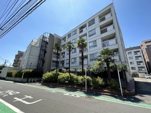 狛江コーポラスの外観