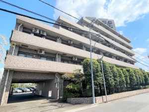 ライオンズシティ調布の外観