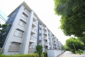 京成サンコーポ浦安４号棟の外観