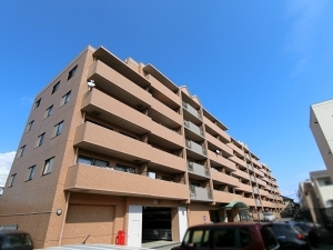 ライオンズマンション楽々園第二の外観