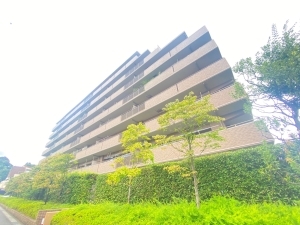 コスモ川口戸塚ガーデンフォルムの外観