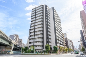 ライオンズステージ西日暮里の外観