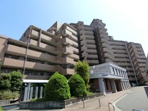 ライオンズマンション吹田ガーデンヒルズの外観