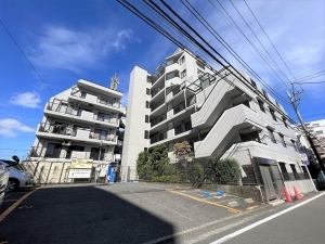 クリオ中山１番館の外観