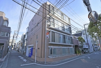 ラグジュアリーアパートメント若林CQ