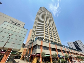 キャメリアタワー川口の外観