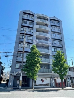 ロイヤル京都丸太町の外観