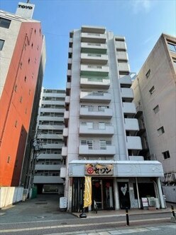 ニユーライフ天神の外観