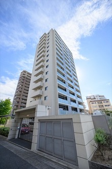 バンベール川名の外観