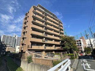 ユニライフ千里中央ＩＩの外観