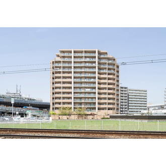 ブランズ南茨木駅前の外観