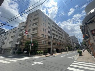 ジェイパーク上野アクシスの外観