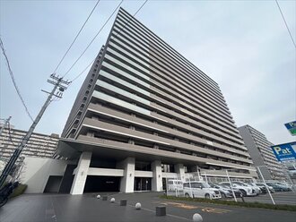 ローレルスクエア八戸ノ里の外観