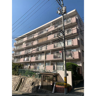 牛田コーポラスA棟の外観