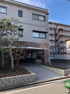 カーネ与野の外観