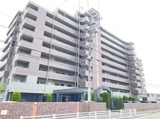 ラヴィエール芳野公園の外観