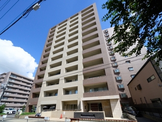シャトレ愛松勝川ステーションの外観