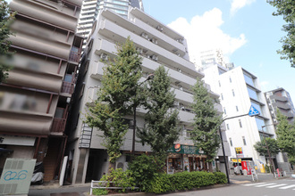 シャンボール新宿の外観