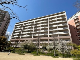 西宮マリナパークシティ・桜のまち1番館の外観