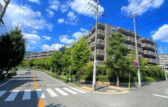 ロイヤルアーク芦屋の外観