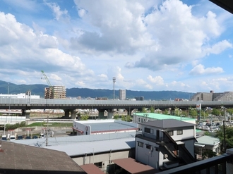 八戸ノ里スカイハイツの外観