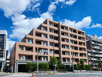 アデニウム学芸大学