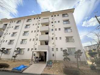 箕面如意谷住宅参号棟