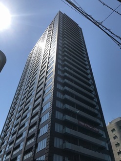 シエリアタワーなんばの外観