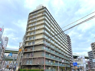 ファミール阿波座