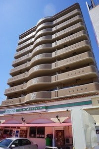 プリオーレ甲子園２１の外観