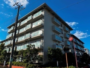 甲子園口グリーンハイツの外観