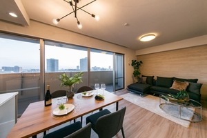 ヒルズ甲風園の外観