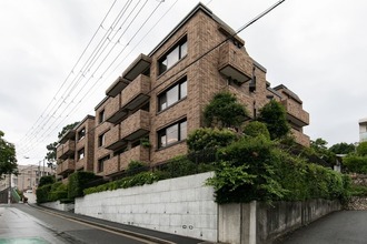 パレロワイヤル御影の外観