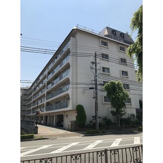 逆瀬川スカイハイツの外観