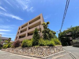 ファミール花屋敷の外観