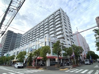 塚口さんさんタウン二番館の外観