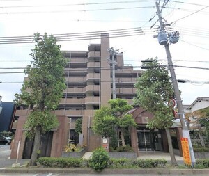 ファミール塚口公園前の外観